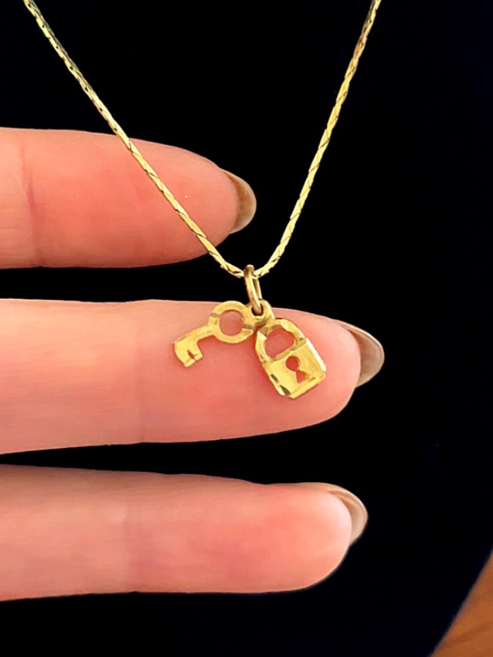 10K Gold Padlock and Key Pendant- Women Jewelry